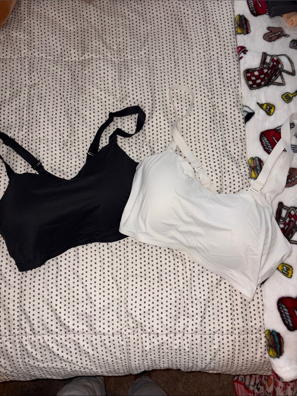 Nike Everyday Sports Bra - Black and White